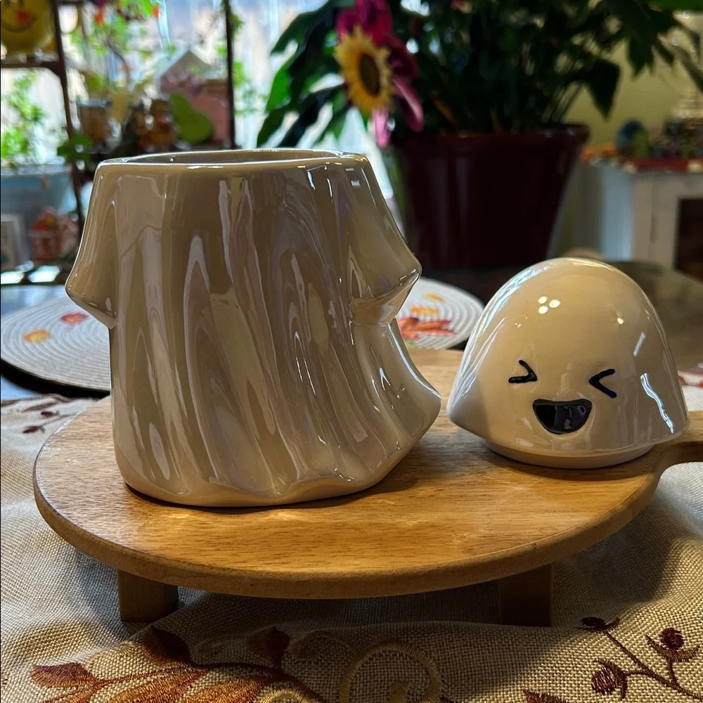 Smiling Ghost Mini Treat Jar NWT 19.6 Oz. Iridescent Finish 100% Earthenware